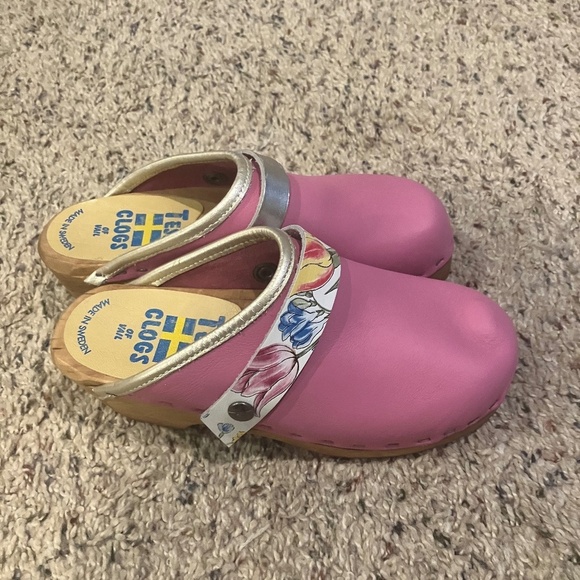Tessa clogs Other - Pink Tessa Clogs handmade handprinted child size 2